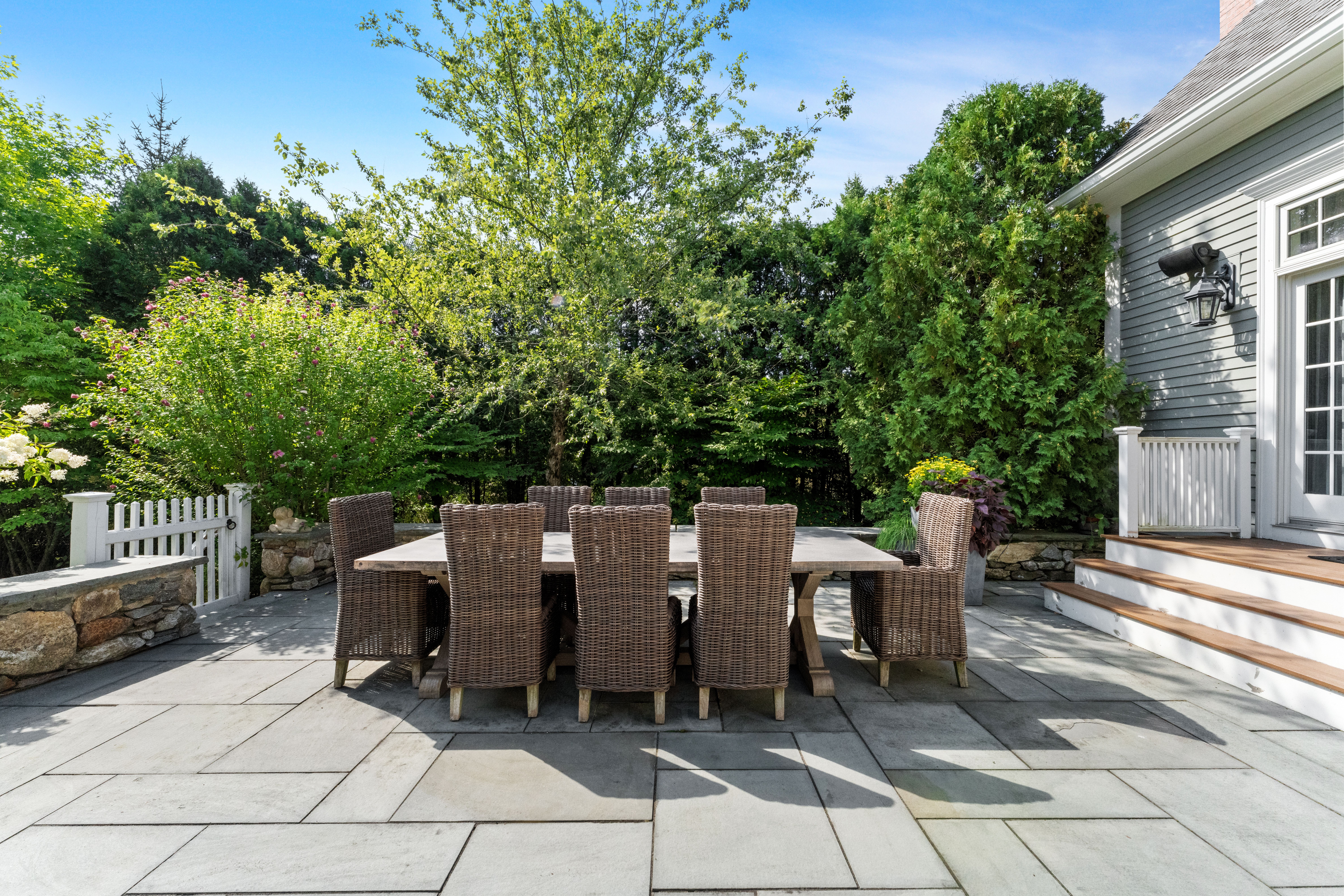  23 Stonefield Court, Needham, MA, 02492 - 物件實景