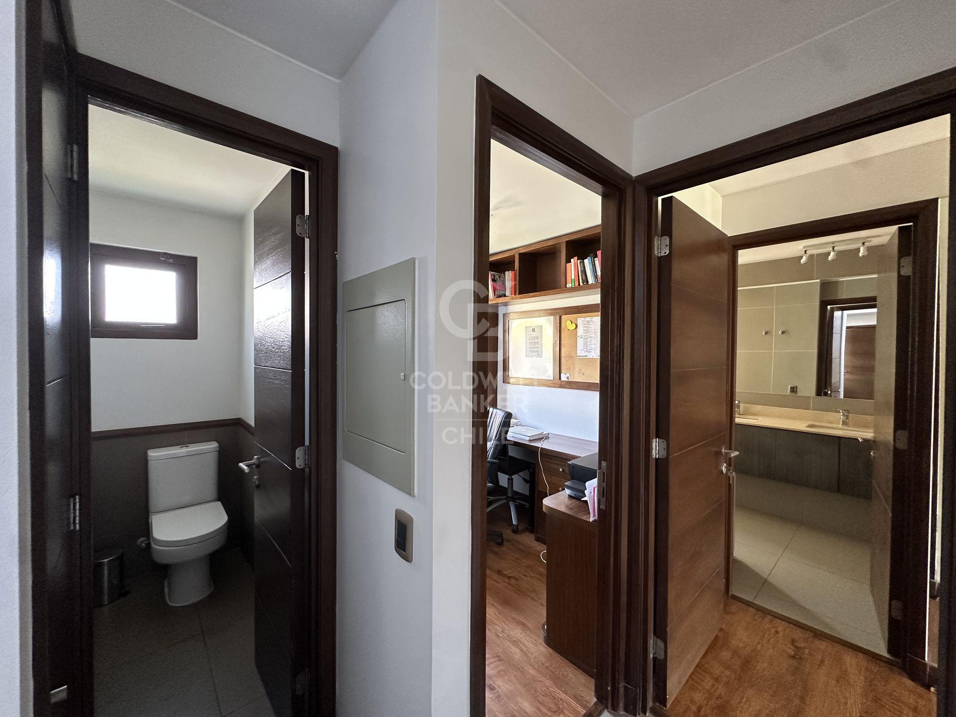 Las Condes, Chile, 4 Bedrooms Bedrooms, ,5 BathroomsBathrooms,Residential,For Sale,1728861