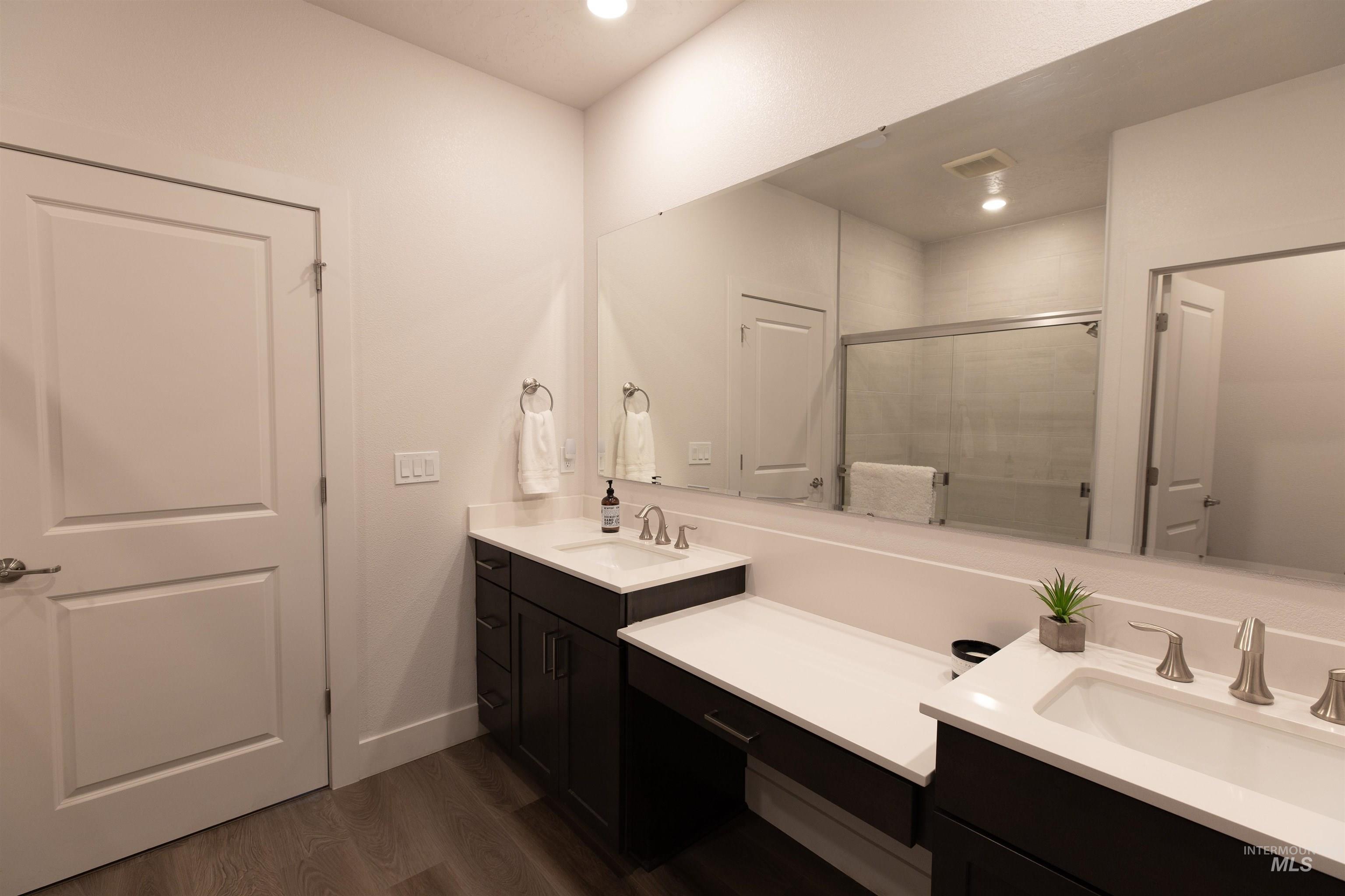 Meridian, Idaho, 83642, United States, 3 Bedrooms Bedrooms, ,Residential,For Sale,1896204