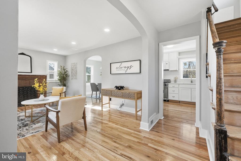 Silver Spring, Maryland, 20901, United States, 4 Bedrooms Bedrooms, ,3 BathroomsBathrooms,Residential,For Sale,2002464