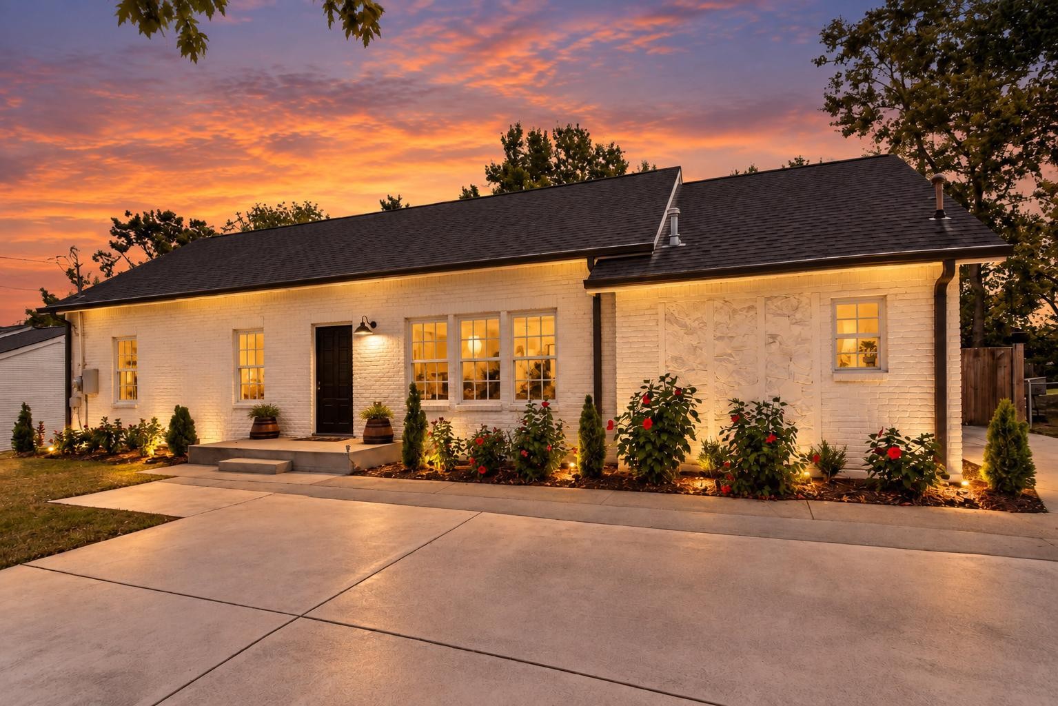 Harding Pl, Nashville, TN 37211