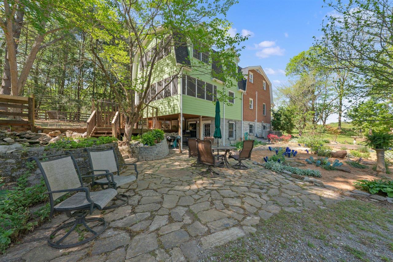 Bowling Green, Kentucky, 42103, United States, 4 Bedrooms Bedrooms, ,5 BathroomsBathrooms,Residential,For Sale,1785083