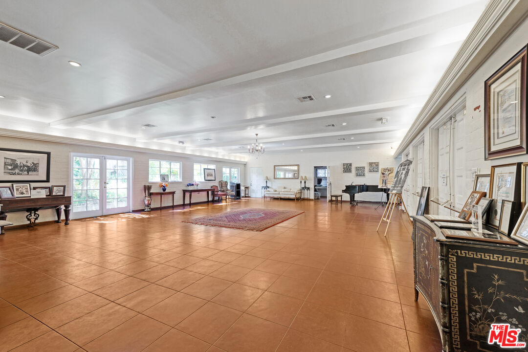 Los Angeles, California, 90046, United States, ,Land,For Sale,1906521