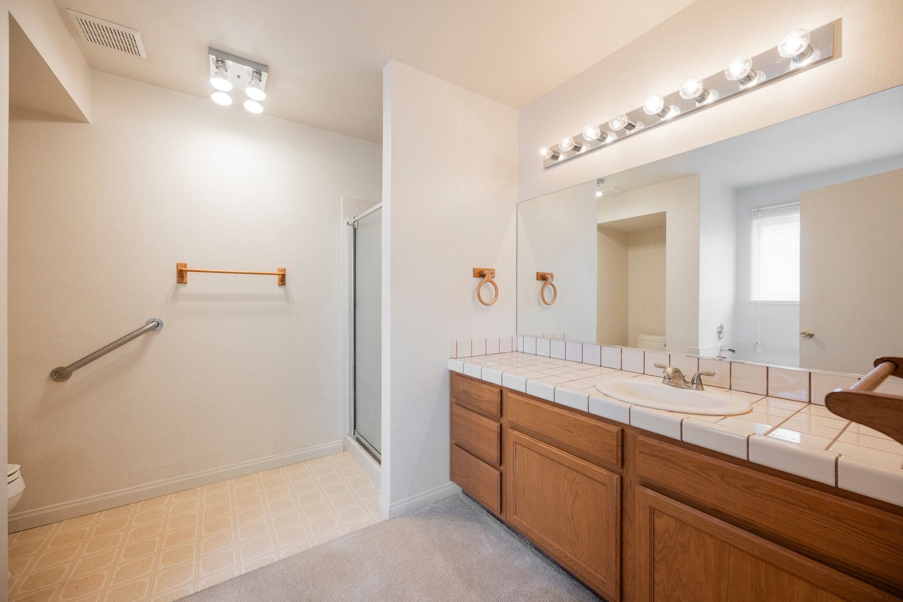  Rare Half Acre Opportunity in Henderson HOA, RV Hookups, Endless Potential - 物件實景