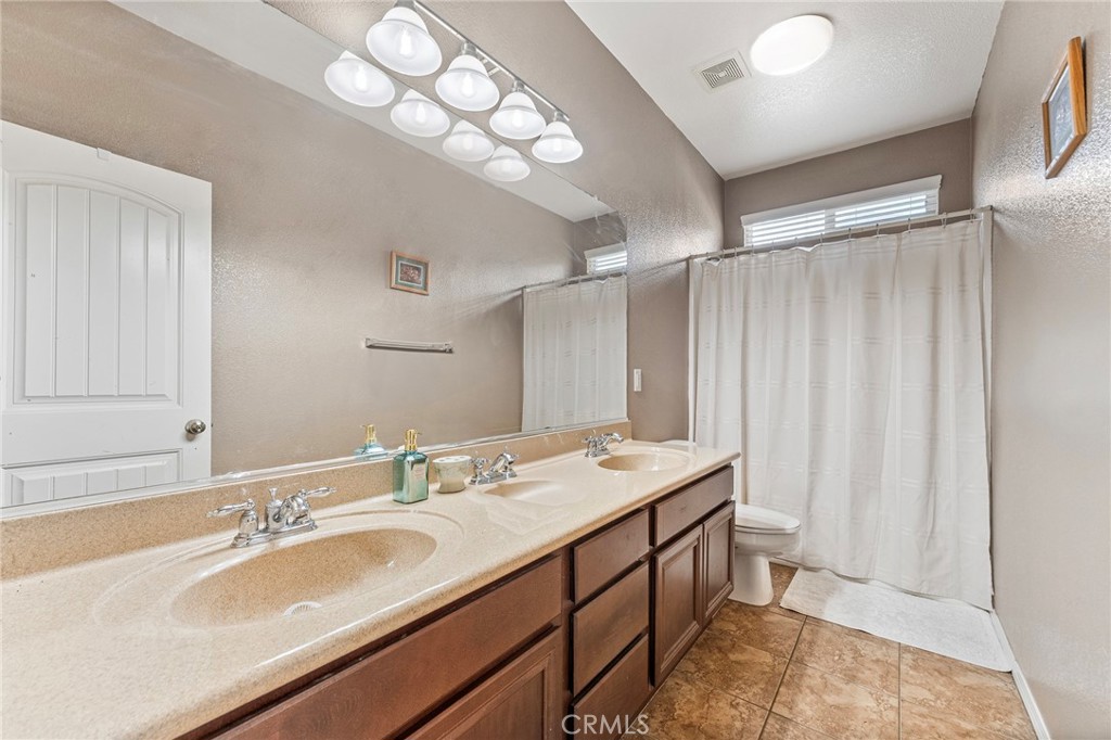 Eastvale, California, 92880, United States, 5 Bedrooms Bedrooms, ,3 BathroomsBathrooms,Residential,For Sale,1930903