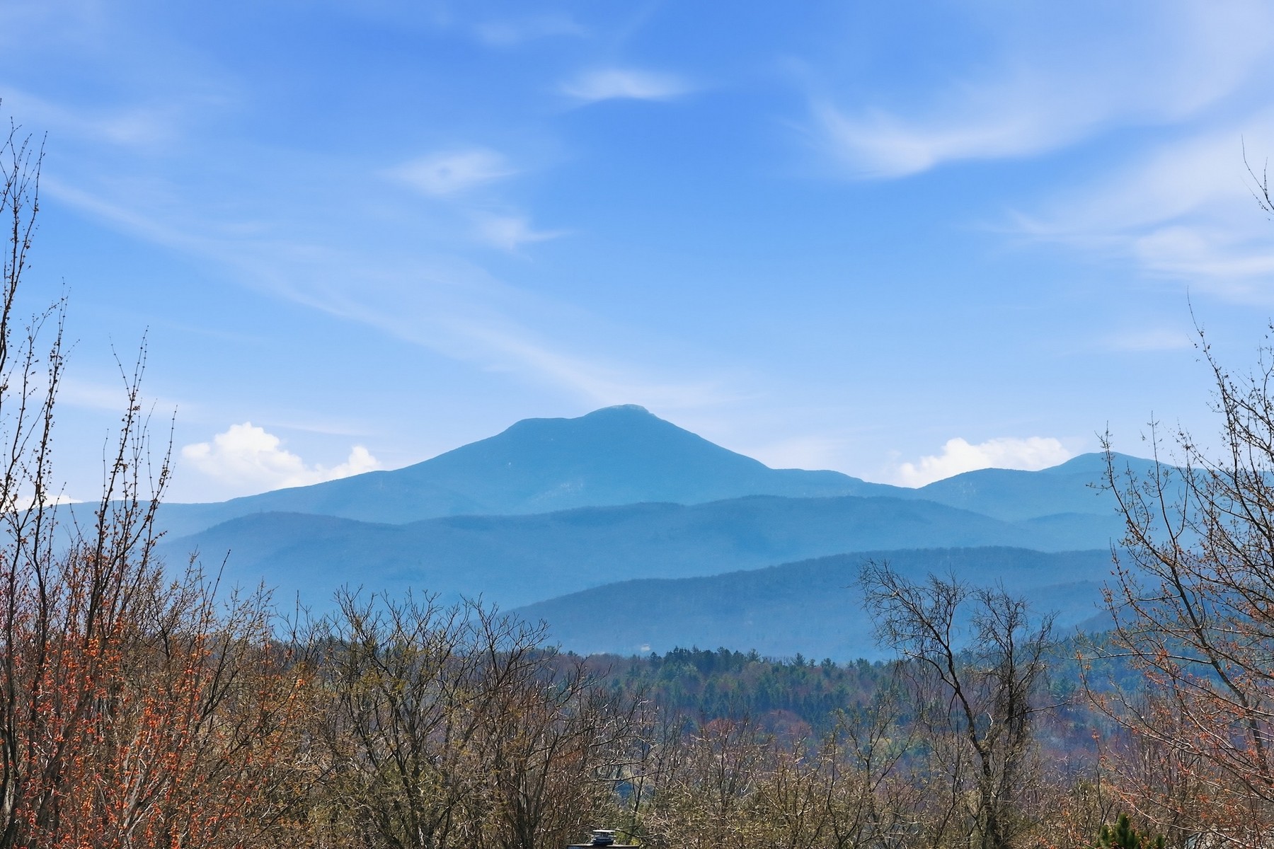  351 Ledgewood Drive - 物件實景