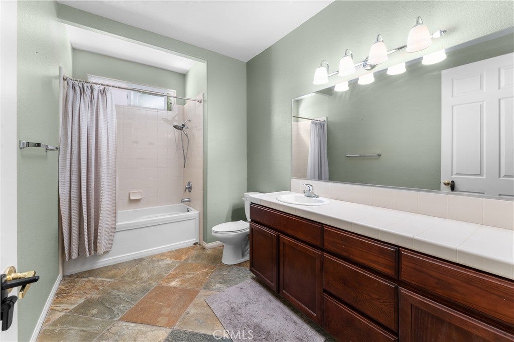 Yucaipa, California, 92399, United States, 4 Bedrooms Bedrooms, ,3 BathroomsBathrooms,Residential,For Sale,1895325