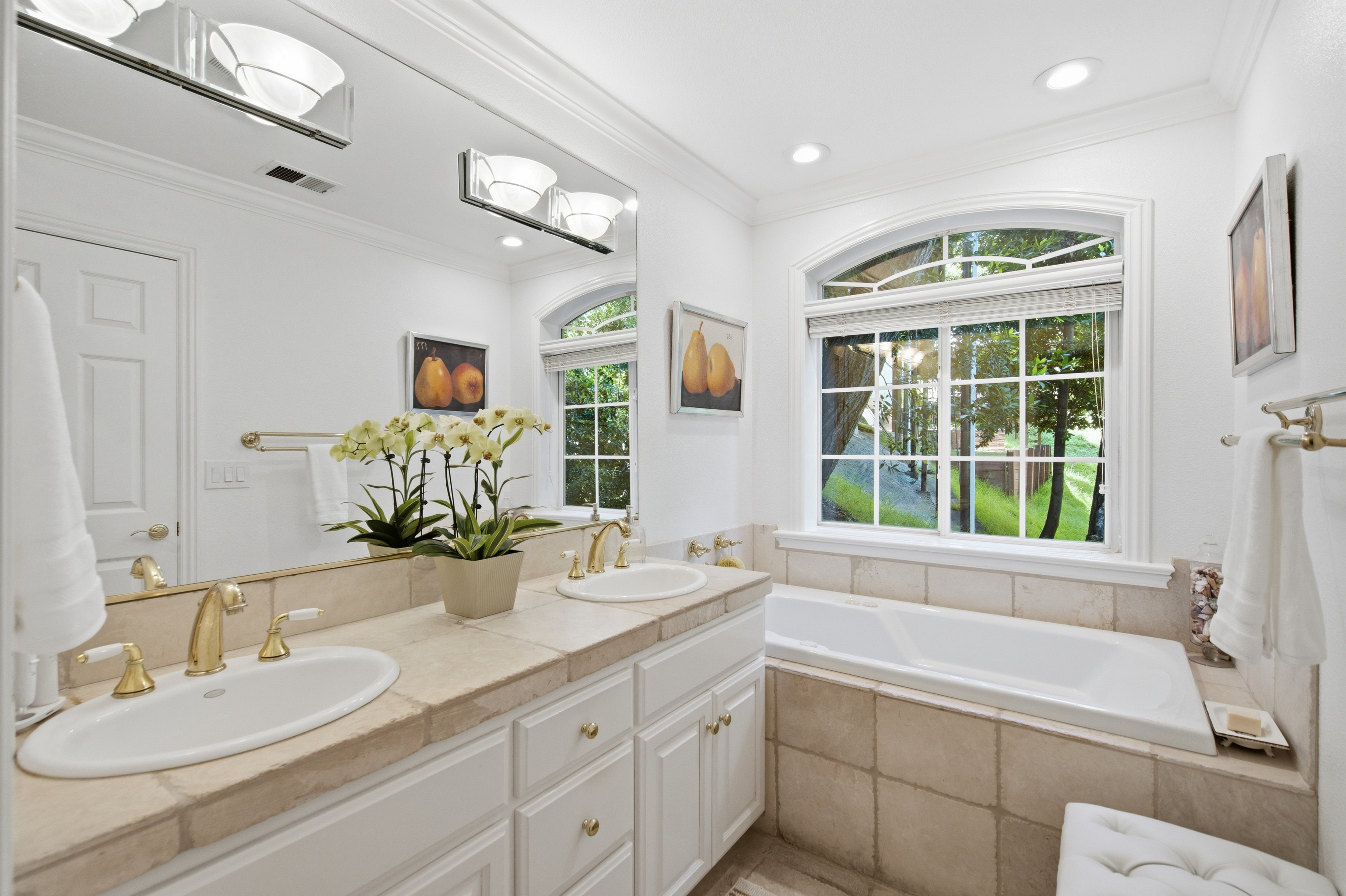  Prime Belmont Hills Home with Bay Views - 物件實景