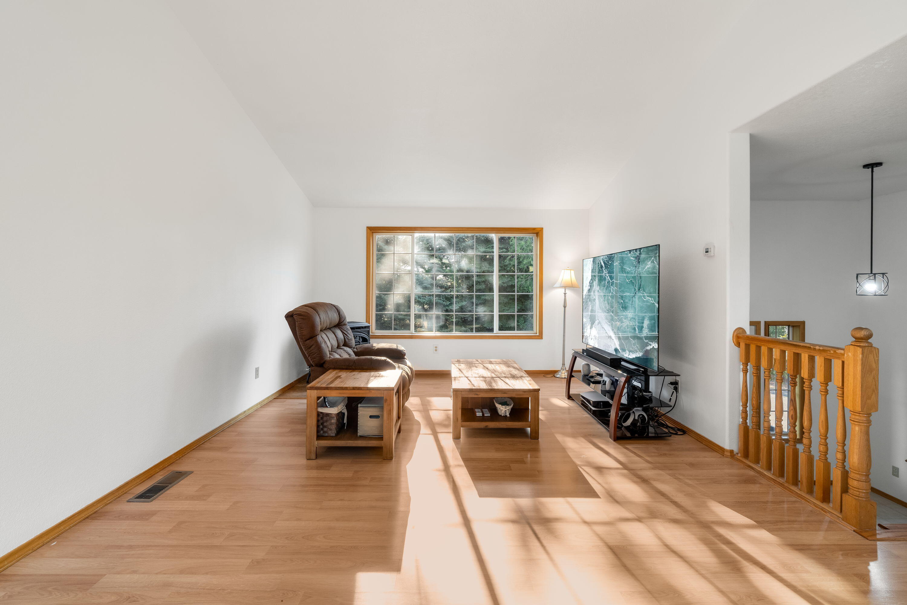 Bend, Oregon, 97701, United States, 3 Bedrooms Bedrooms, ,3 BathroomsBathrooms,Residential,For Sale,1889882