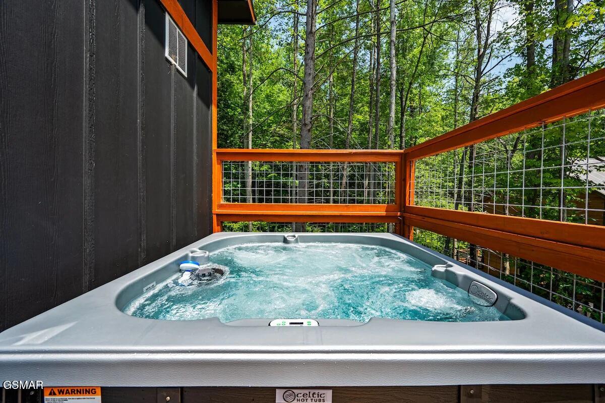 Gatlinburg, Tennessee, 37738, United States, 4 Bedrooms Bedrooms, ,5 BathroomsBathrooms,Residential,For Sale,2048286