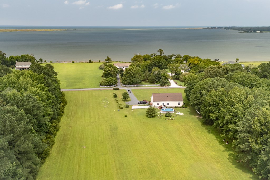 Craddockville, Virginia, 23341, United States, 4 Bedrooms Bedrooms, ,3 BathroomsBathrooms,Residential,For Sale,1891575