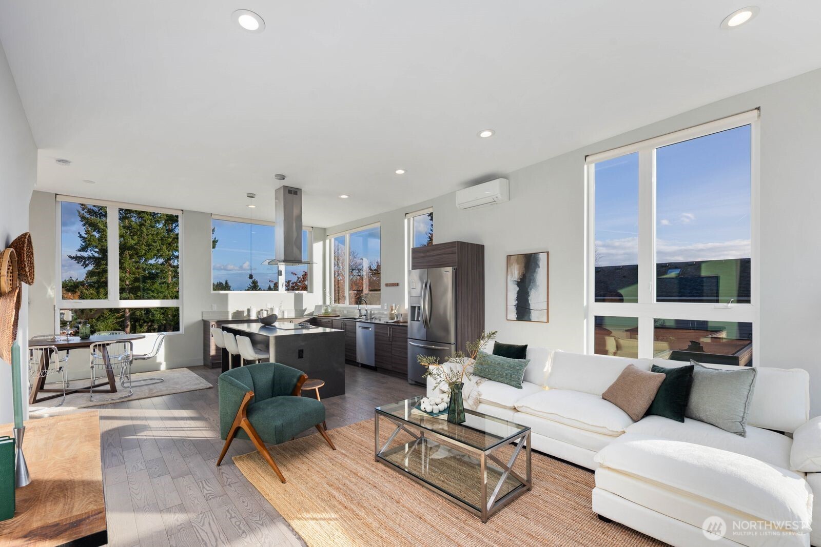 Seattle, Washington, 98103, United States, 3 Bedrooms Bedrooms, ,2 BathroomsBathrooms,Residential,For Sale,1990926