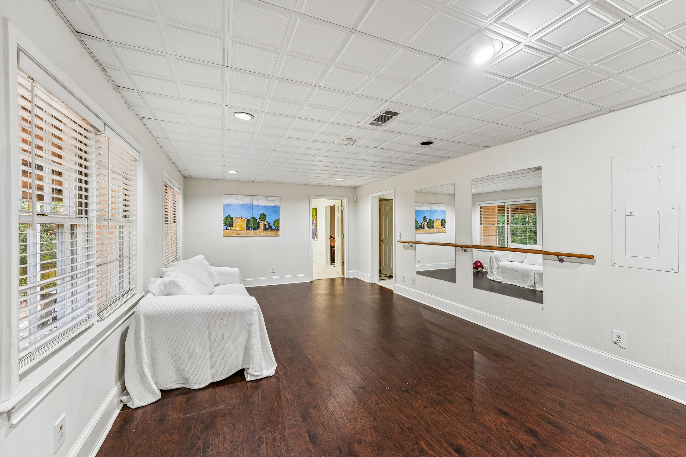 Beautiful, Renovated Daylight Basement Home on Exceptional Lot - 物件實景