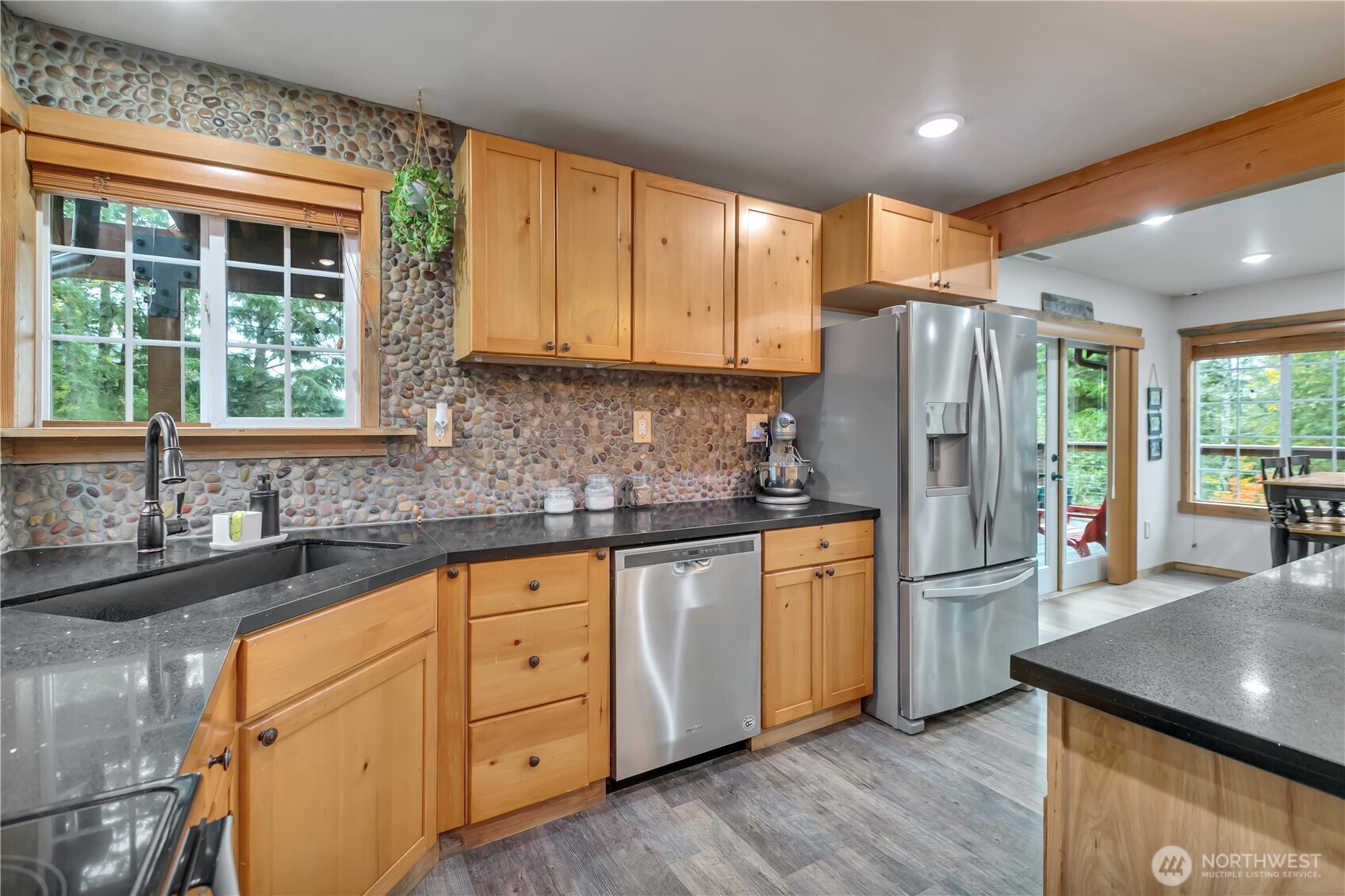 Ravensdale, Washington, 98051, United States, 3 Bedrooms Bedrooms, ,1 BathroomBathrooms,Residential,For Sale,2000526