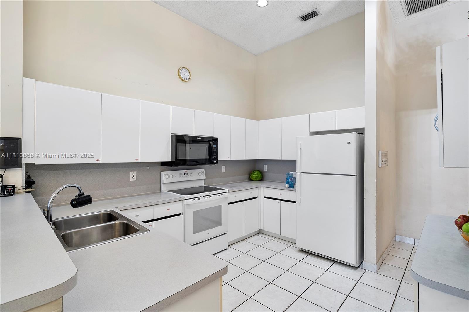 Weston, Florida, 33326, United States, 4 Bedrooms Bedrooms, ,3 BathroomsBathrooms,Residential,For Sale,1836929