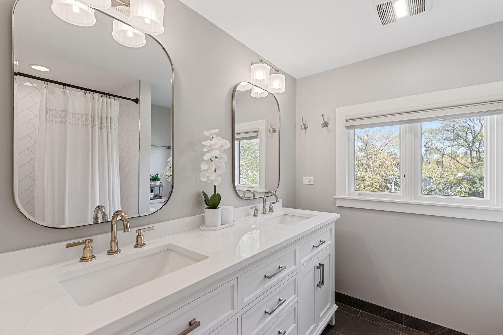 North Barrington, Illinois, 60010, United States, 3 Bedrooms Bedrooms, ,3 BathroomsBathrooms,Residential,For Sale,1987607