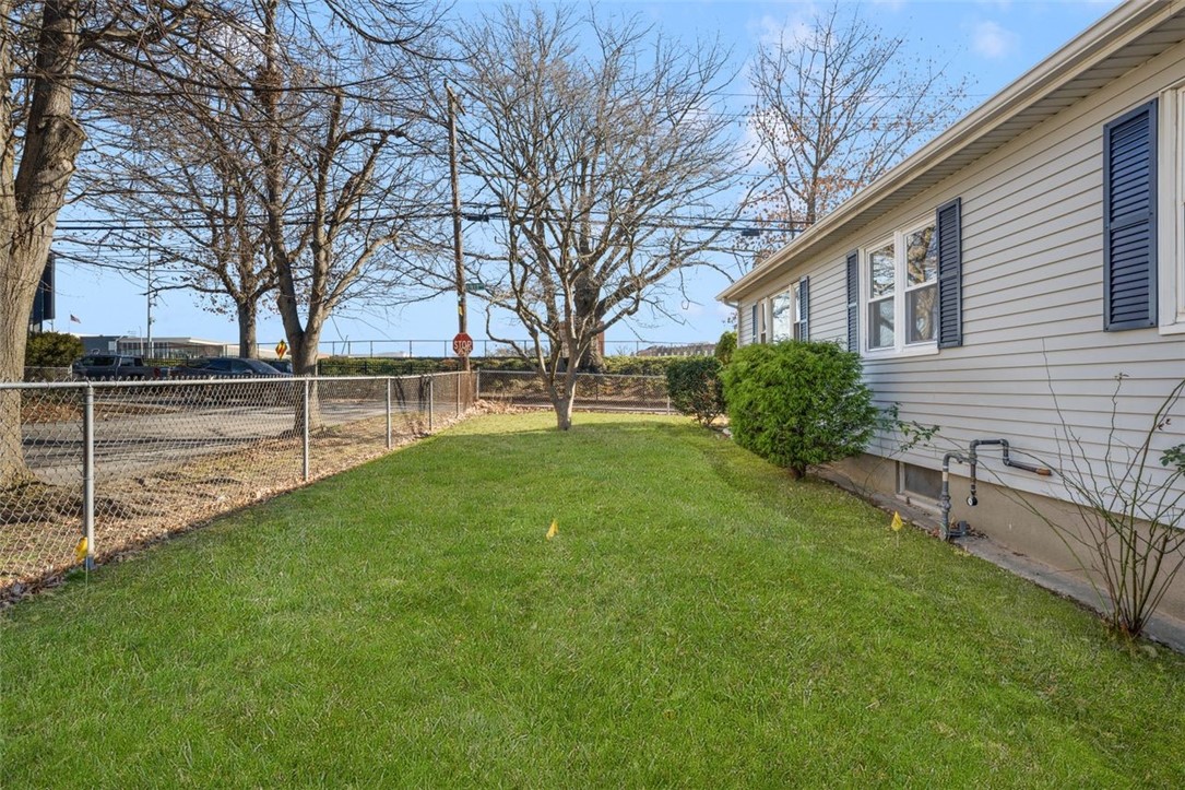 Providence, Rhode Island, 02809, United States, 3 Bedrooms Bedrooms, ,1 BathroomBathrooms,Residential,For Sale,2003236