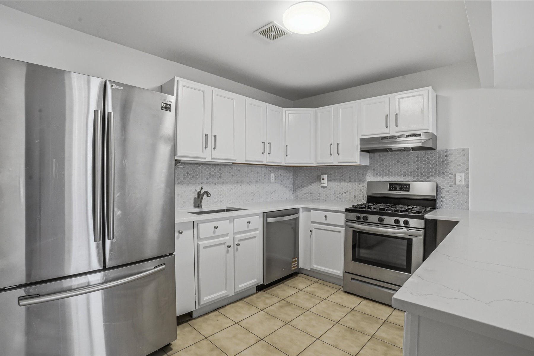  2011 Colonial Avenue, Bronx, NY, 10461 - 物件實景