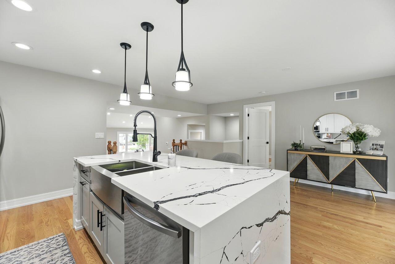 New Buffalo, Michigan, 49117, United States, 4 Bedrooms Bedrooms, ,3 BathroomsBathrooms,Residential,For Sale,1992031