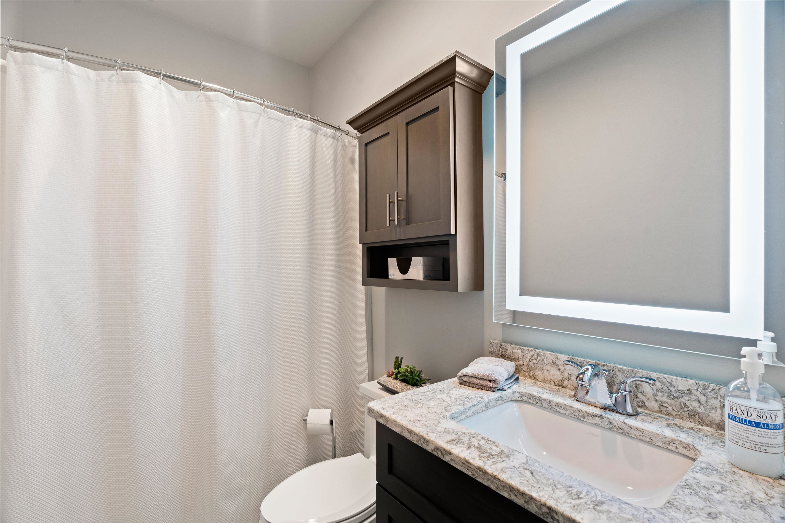 Manchester, New Hampshire, 03102, United States, 3 Bedrooms Bedrooms, ,3 BathroomsBathrooms,Residential,For Sale,2003193