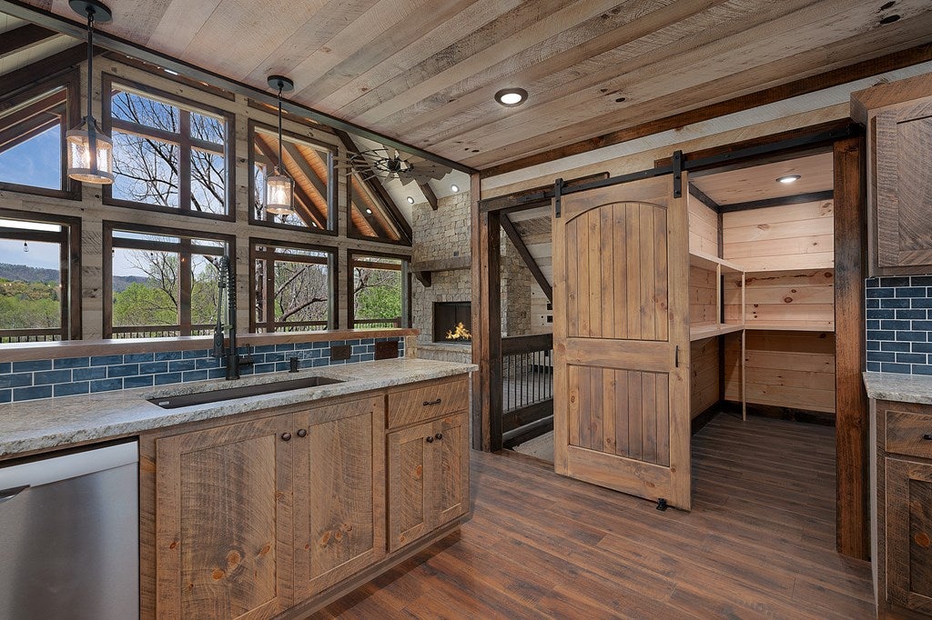 Blue Ridge, Georgia, 30513, United States, 4 Bedrooms Bedrooms, ,4 BathroomsBathrooms,Residential,For Sale,1804354