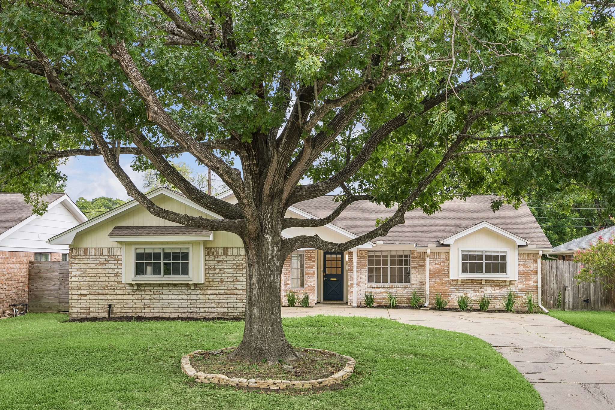  9418 Meadowbriar Lane - 物件實景