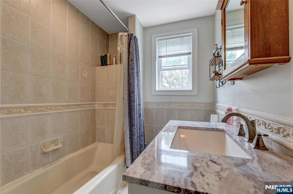 Fair Lawn, New Jersey, 07410, United States, 3 Bedrooms Bedrooms, ,3 BathroomsBathrooms,Residential,For Sale,1992145