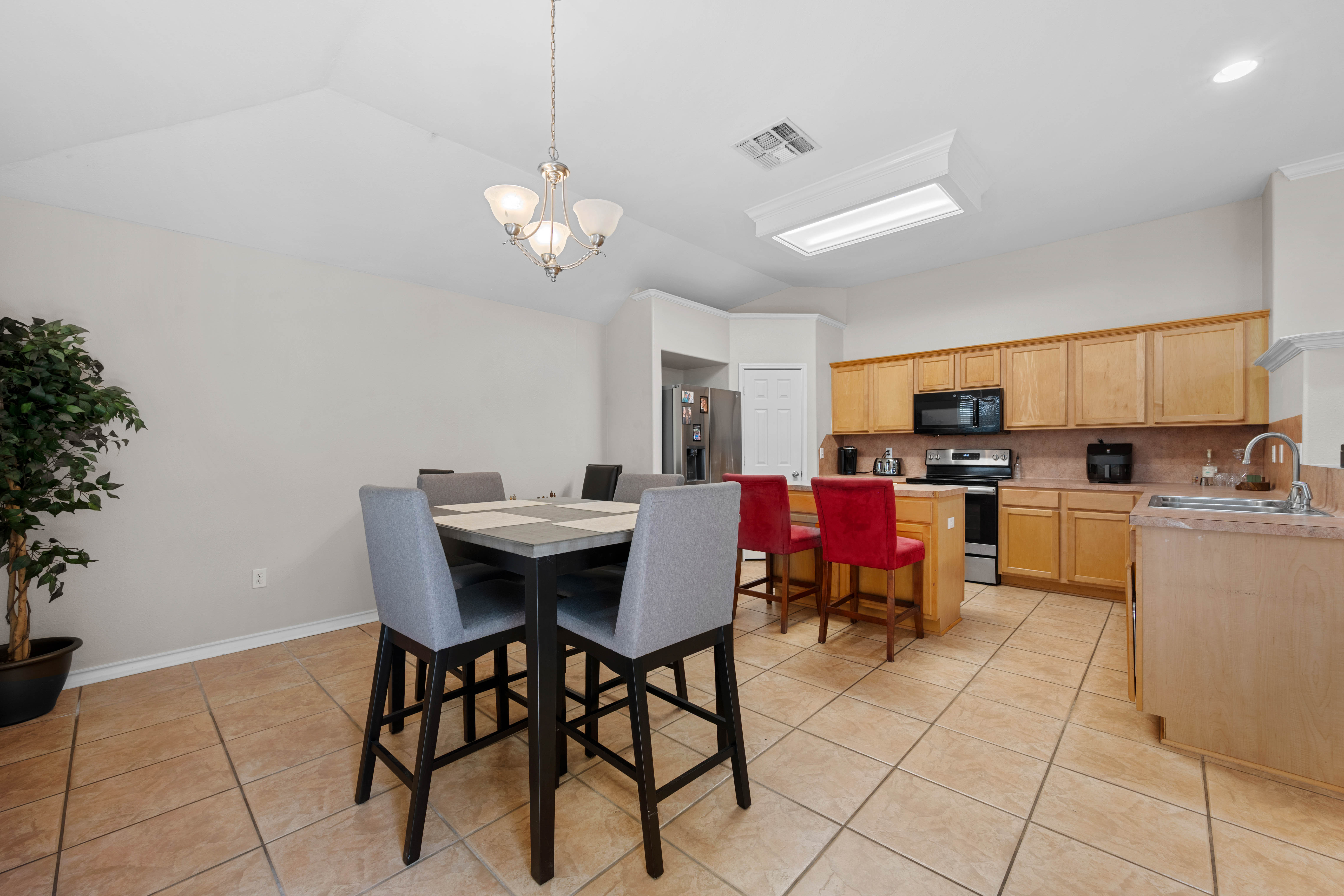  Spacious Home in Whistlers Cove - 物件實景