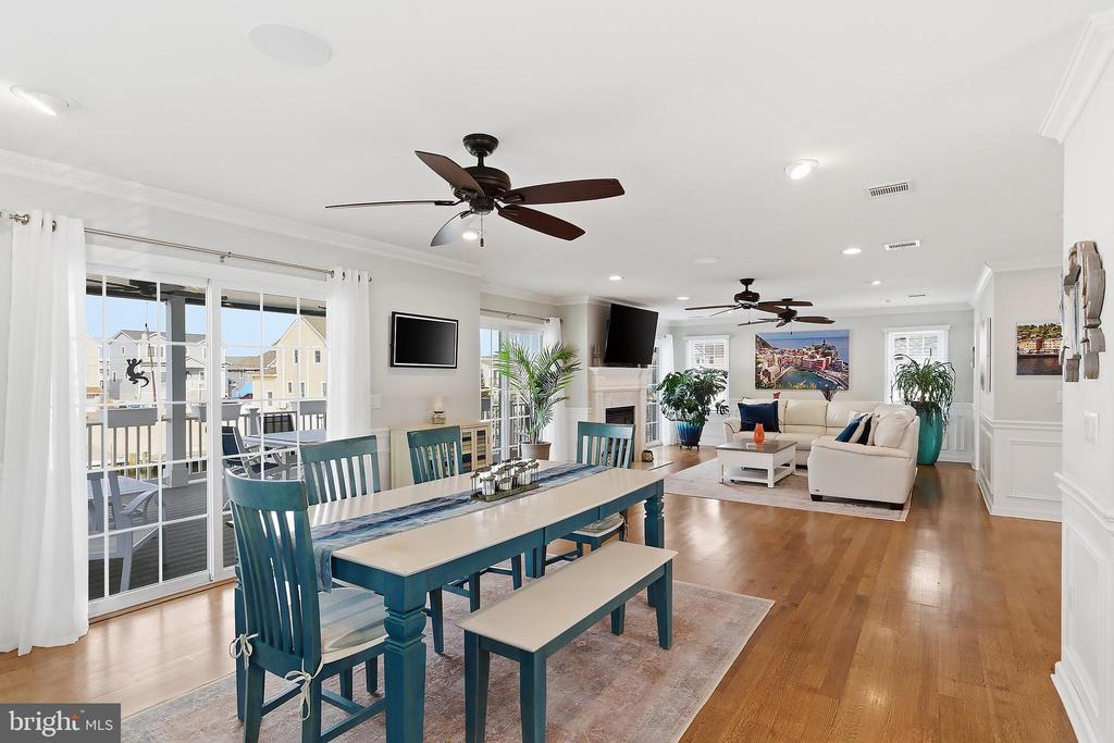 Manahawkin, New Jersey, 08050, United States, 4 Bedrooms Bedrooms, ,3 BathroomsBathrooms,Residential,For Sale,2005784