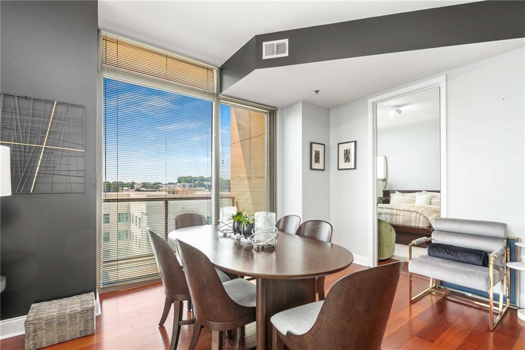 Atlanta, Georgia, 30363, United States, 2 Bedrooms Bedrooms, ,3 BathroomsBathrooms,Residential,For Sale,1949376