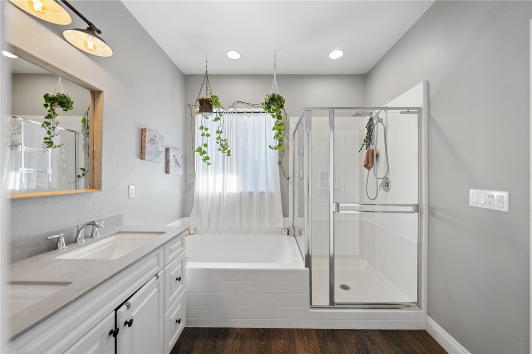 Murrieta, California, 92563, United States, 3 Bedrooms Bedrooms, ,2 BathroomsBathrooms,Residential,For Sale,1987315