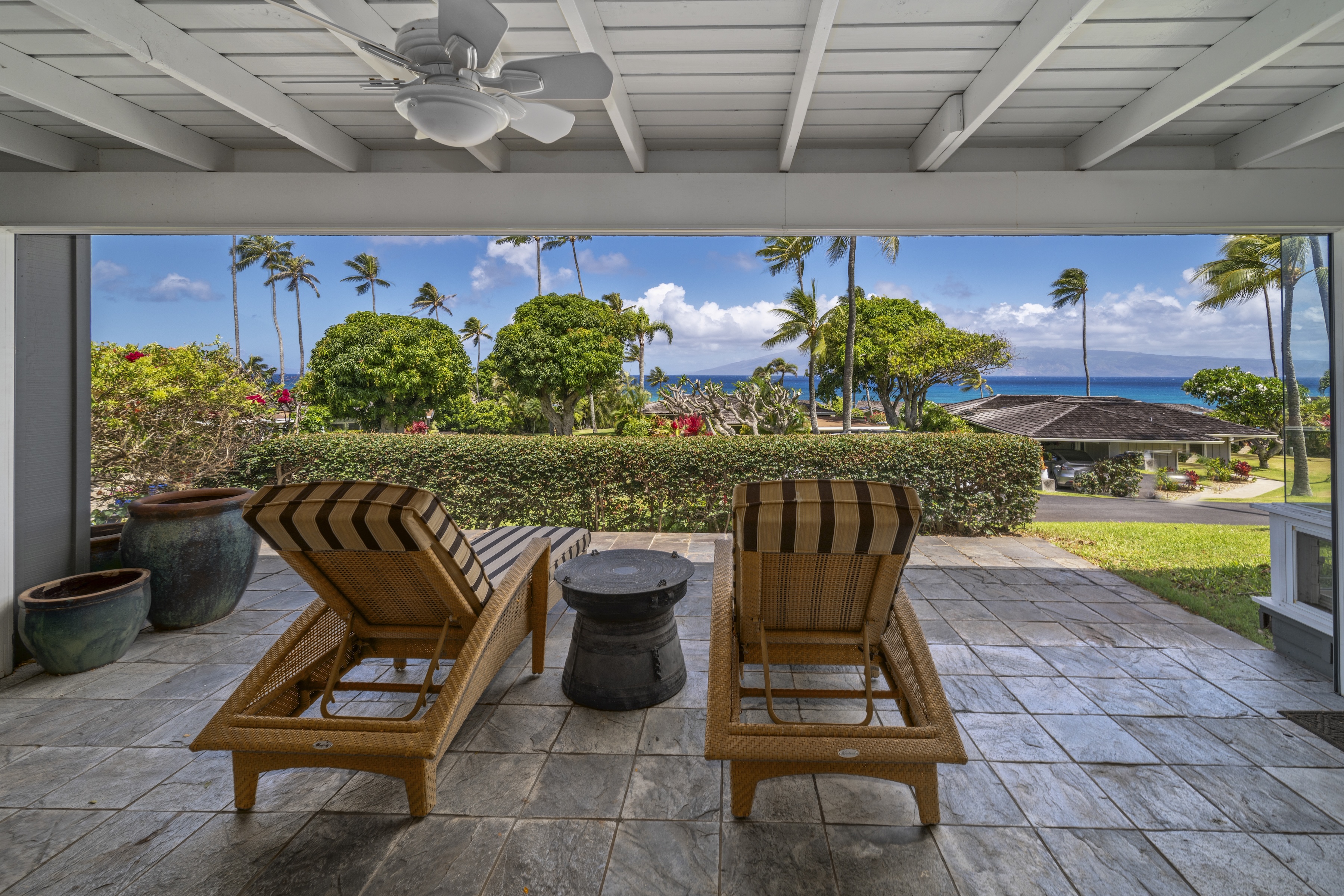 Charming ocean view cottage in Napili, Maui 