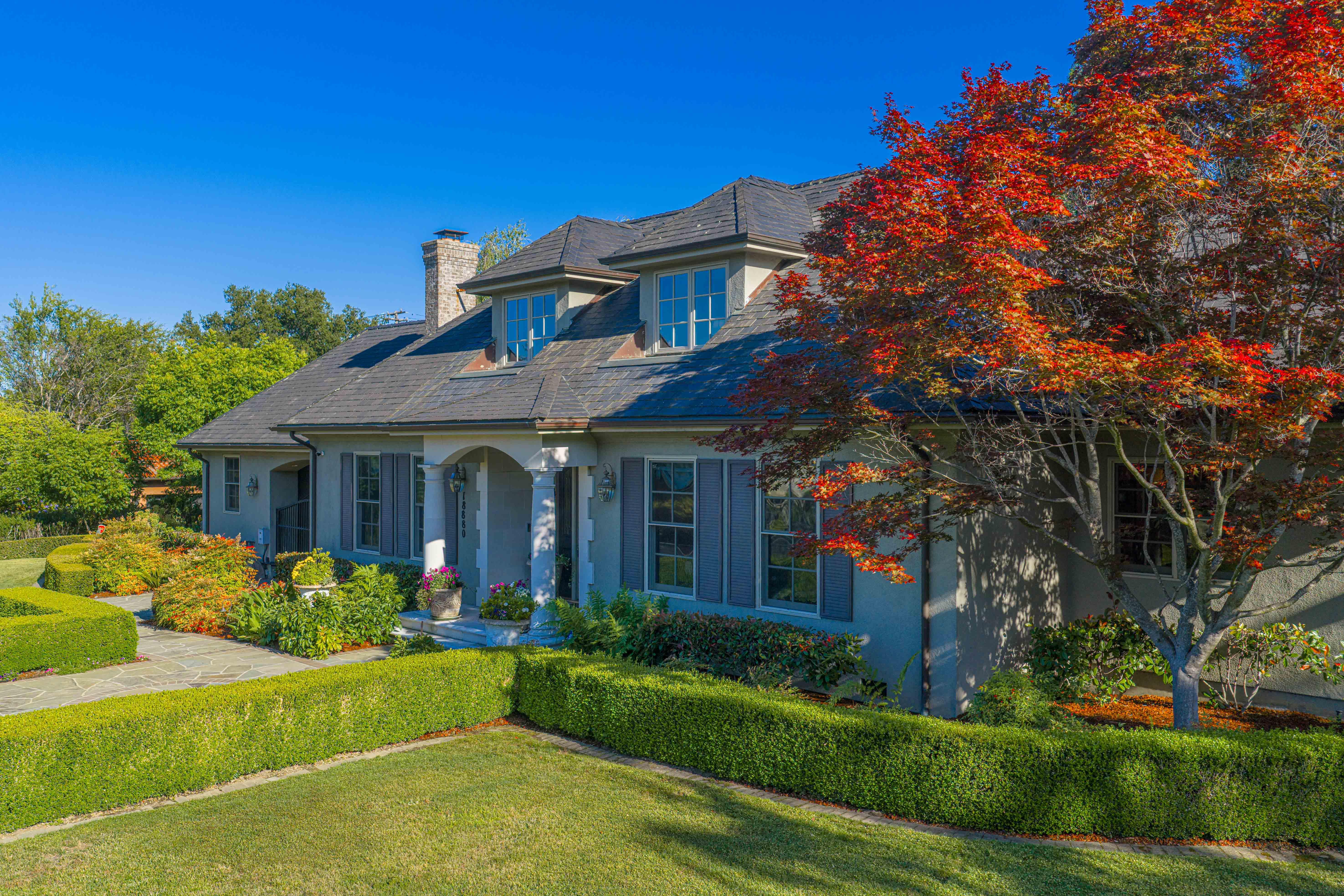 Stunning Saratoga Estate on Expansive Private Grounds - 物件實景