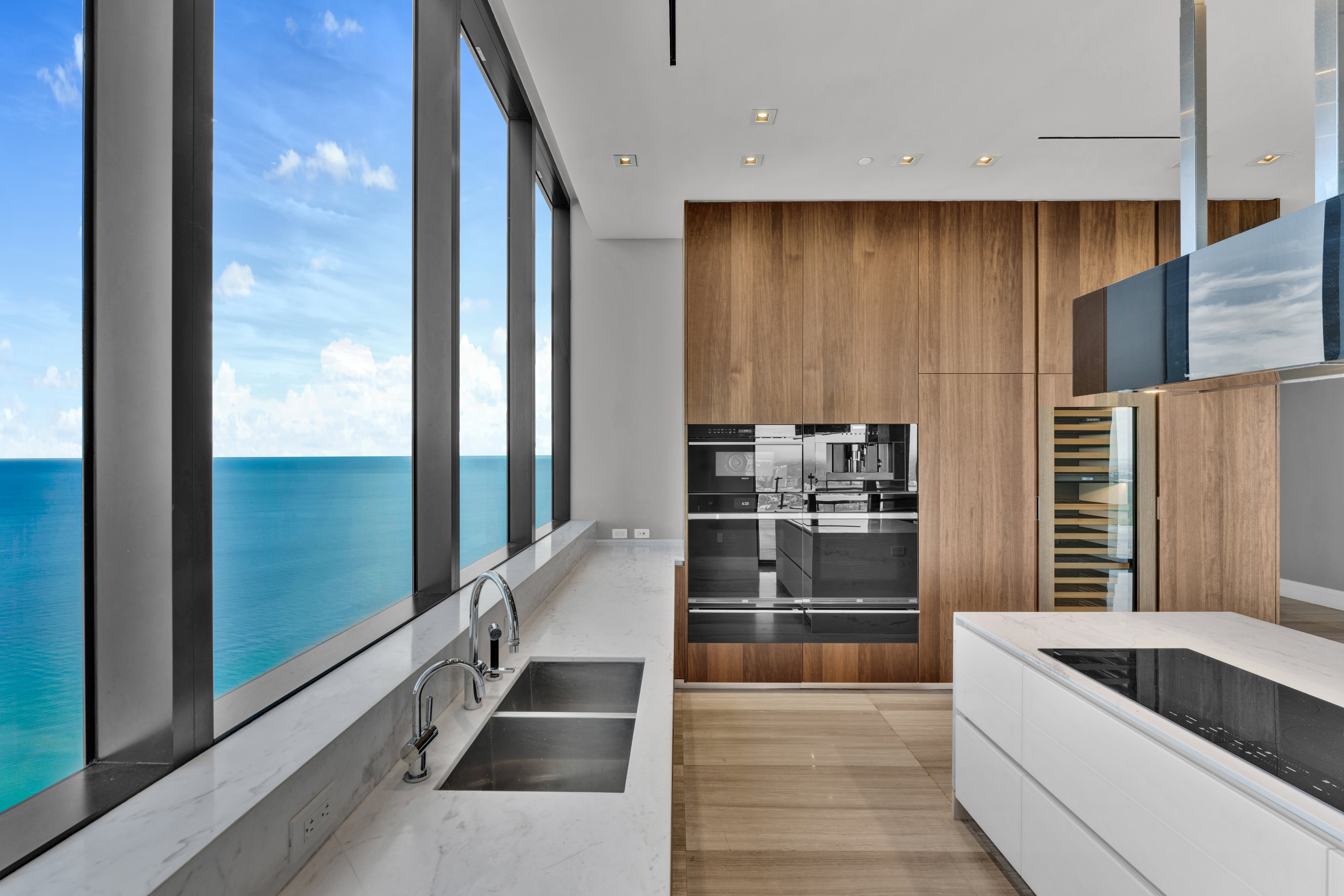  17141 Collins Ave, Sunny Isles Beach, FL, 33160 - 物件實景