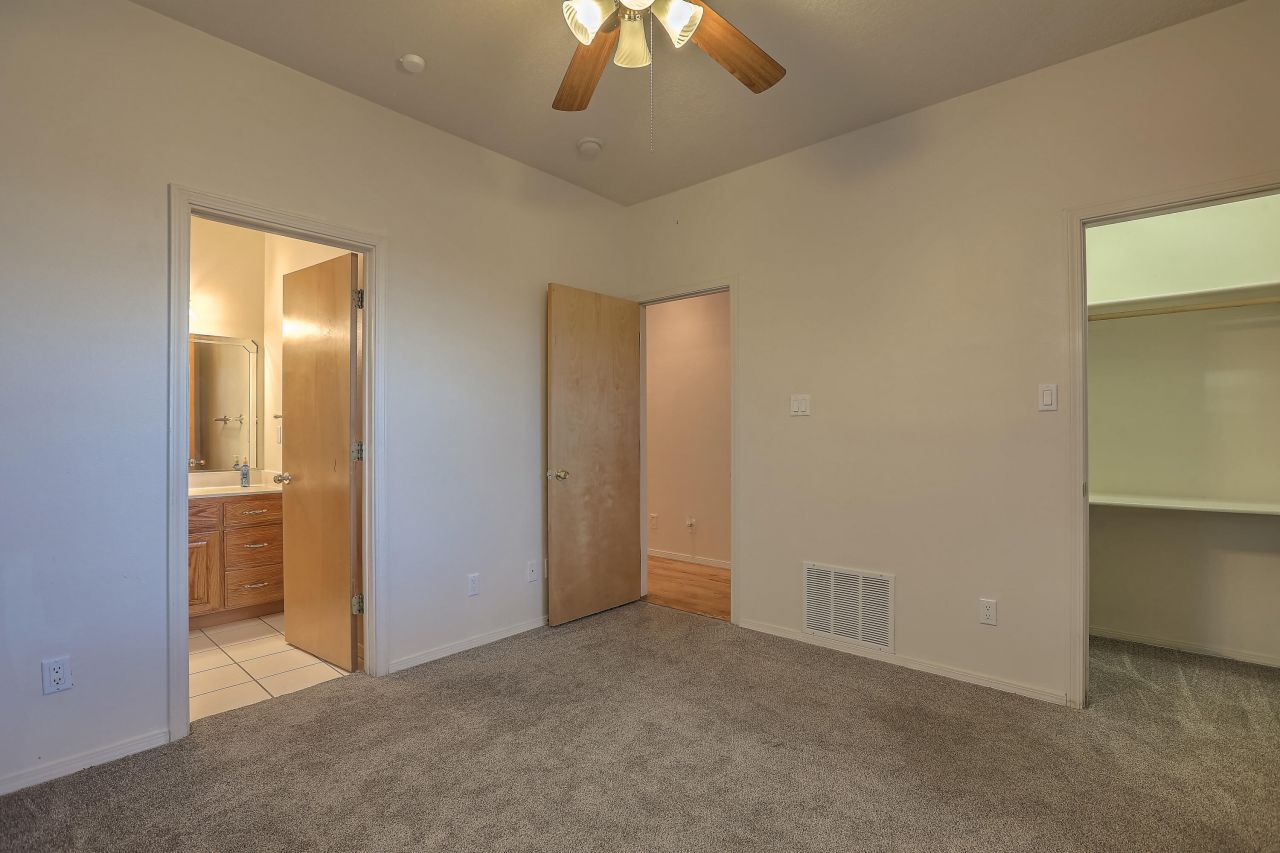 Albuquerque, New Mexico, 87105, United States, 3 Bedrooms Bedrooms, ,4 BathroomsBathrooms,Residential,For Sale,1947085