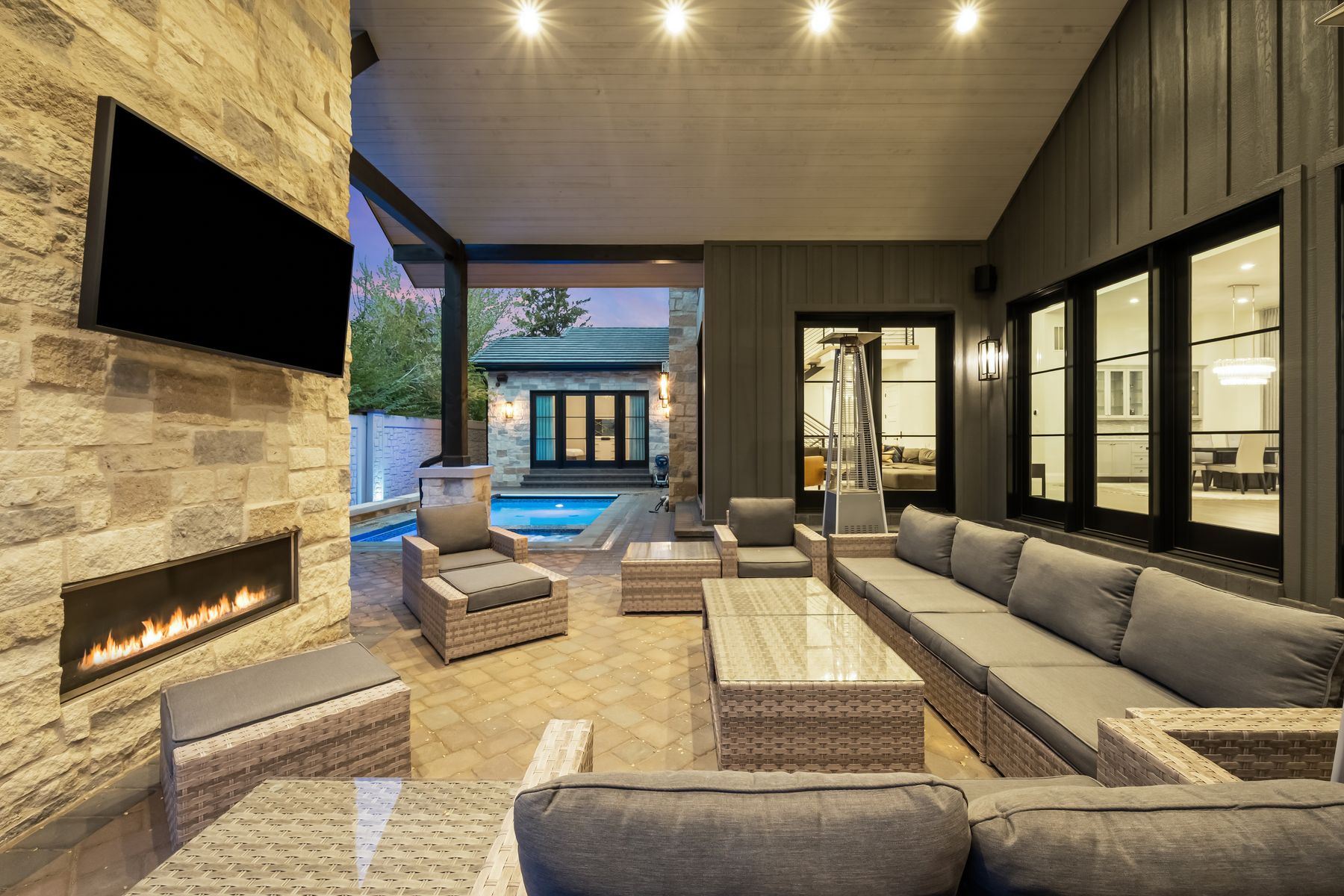  Gated Cherry Creek Enclave of Cedar Lane - 物件實景