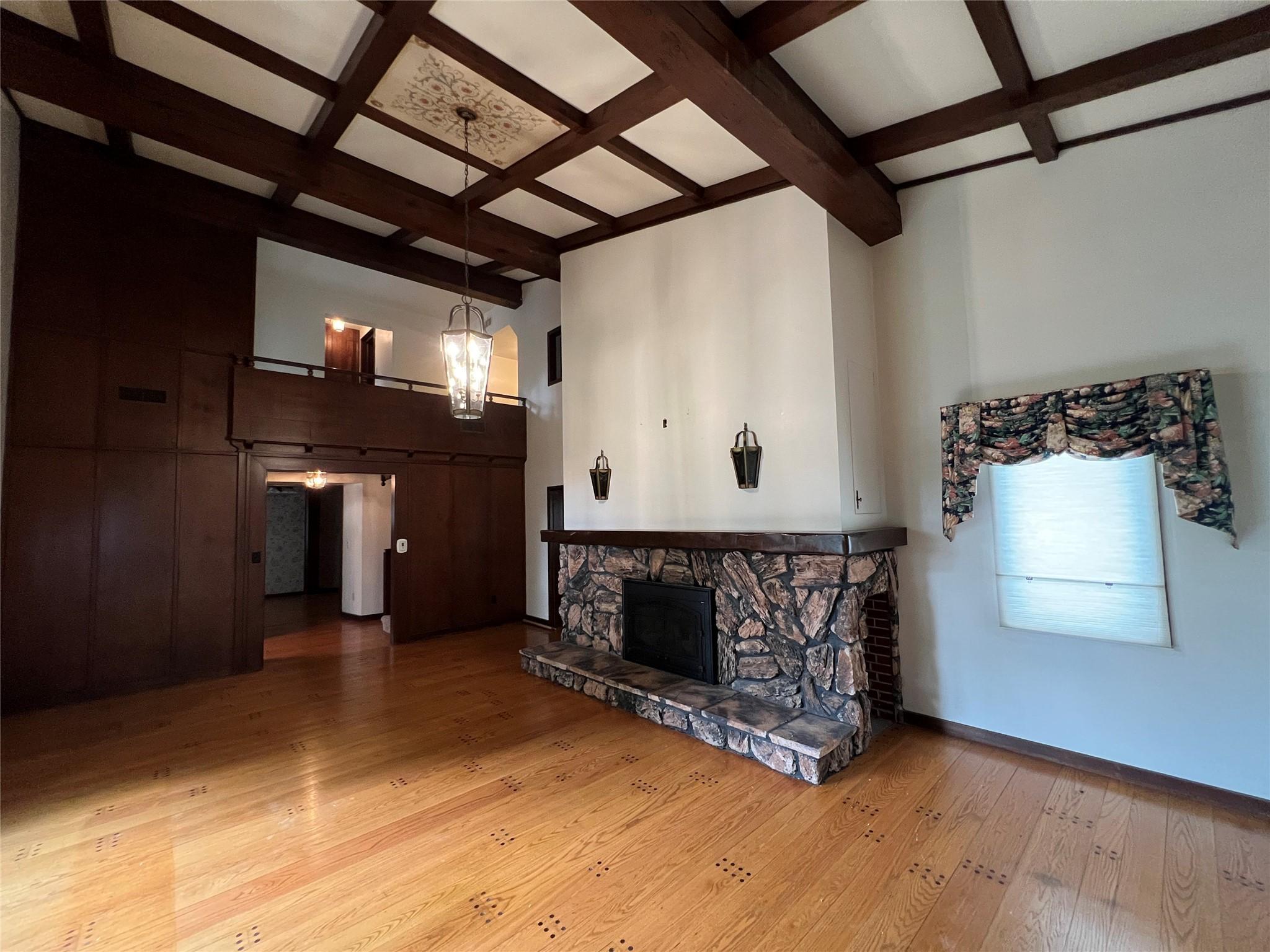 Pella, Iowa, 50219, United States, 3 Bedrooms Bedrooms, ,4 BathroomsBathrooms,Residential,For Sale,1879100