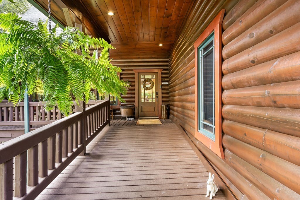 Hiawassee, Georgia, 30546, United States, 4 Bedrooms Bedrooms, ,4 BathroomsBathrooms,Residential,For Sale,1975098