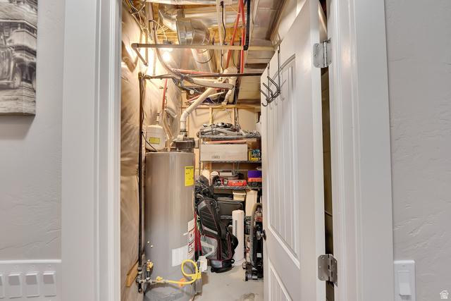 South Jordan, Utah, 84095, United States, 5 Bedrooms Bedrooms, ,4 BathroomsBathrooms,Residential,For Sale,1979432