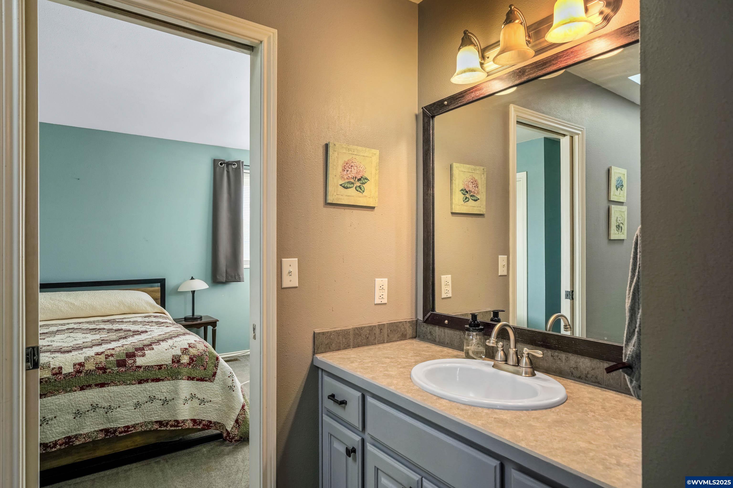 Mcminnville, Oregon, 97128, United States, 3 Bedrooms Bedrooms, ,3 BathroomsBathrooms,Residential,For Sale,1949725