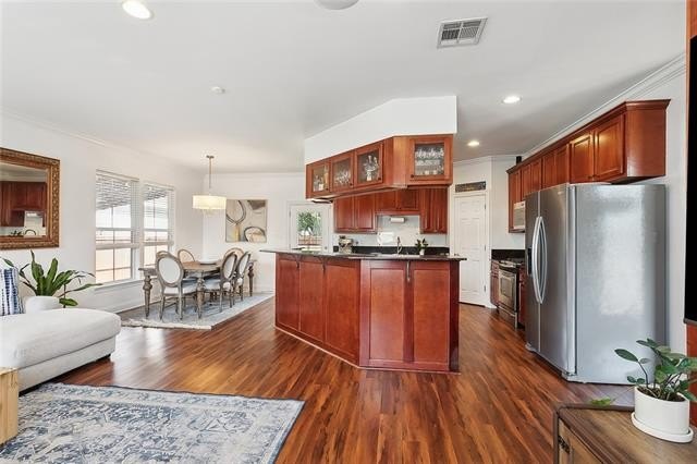 Metairie, Louisiana, 70001, United States, 4 Bedrooms Bedrooms, ,2 BathroomsBathrooms,Residential,For Sale,1835335