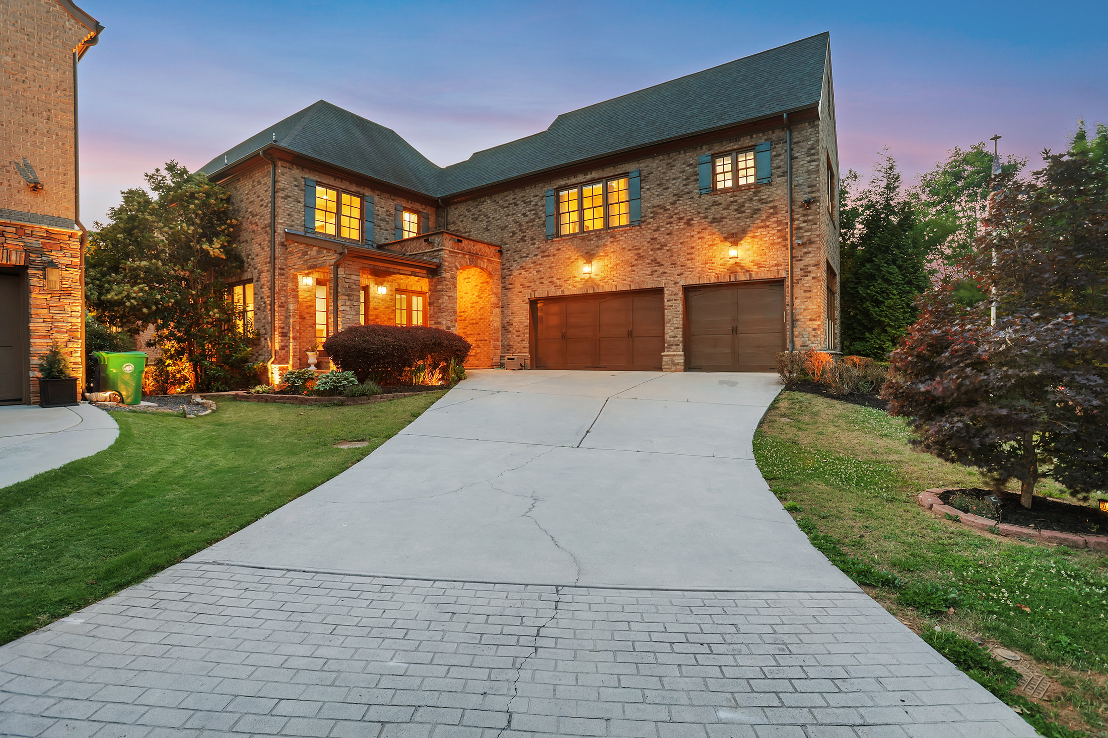  Sophisticated Brick Residence in Coveted Brookhaven Location - 物件實景