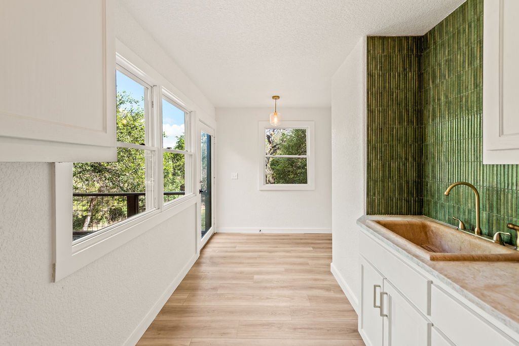 Wimberley, Texas, 78676, United States, 2 Bedrooms Bedrooms, ,2 BathroomsBathrooms,Residential,For Sale,1942649