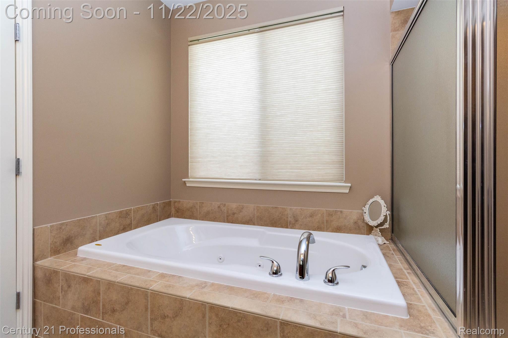 ClintonTownship, Michigan, 48038, United States, 3 Bedrooms Bedrooms, ,4 BathroomsBathrooms,Residential,For Sale,1994254