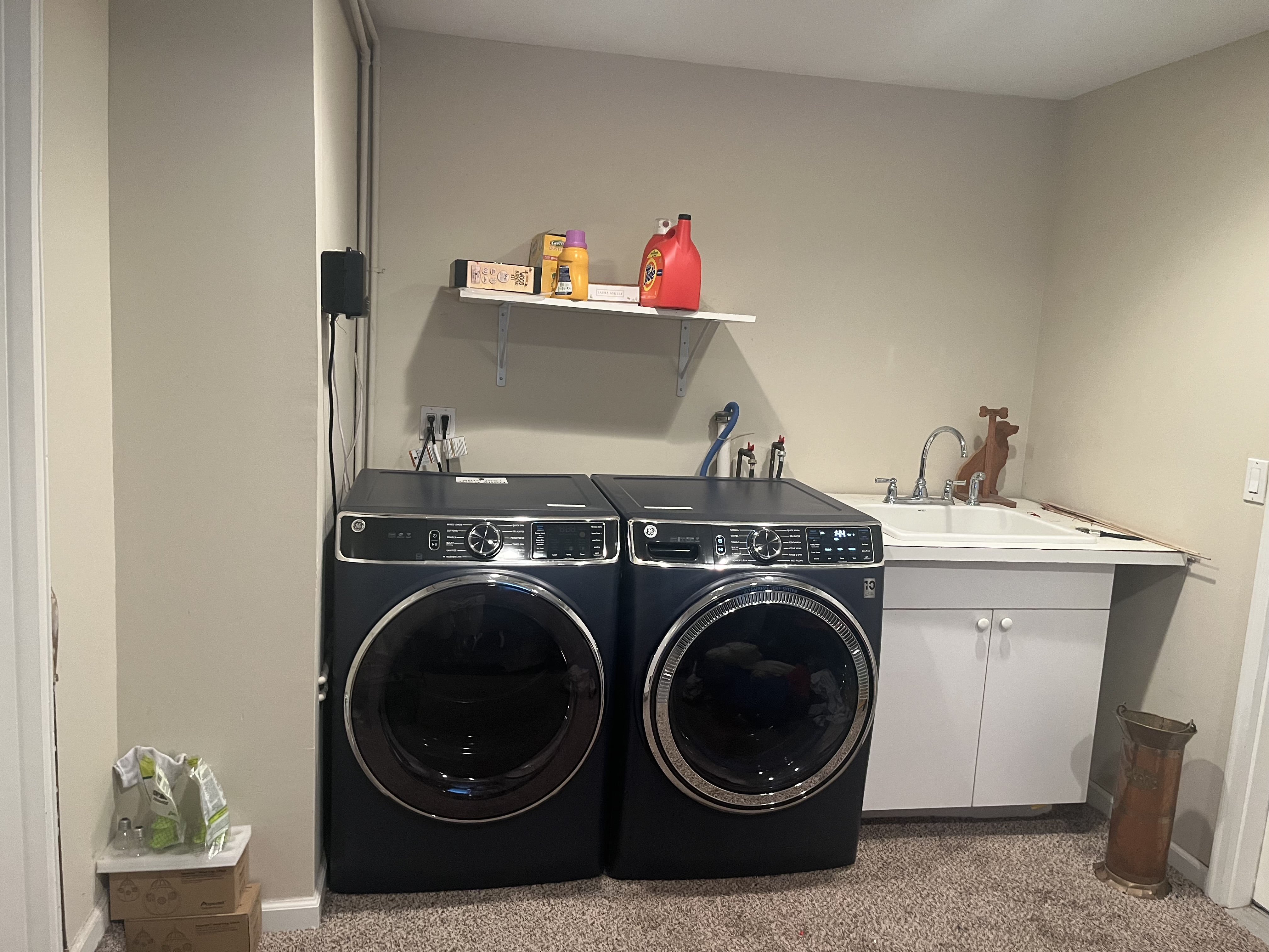 North Babylon, New York, 11703, United States, 4 Bedrooms Bedrooms, ,2 BathroomsBathrooms,Residential,For Sale,1866657