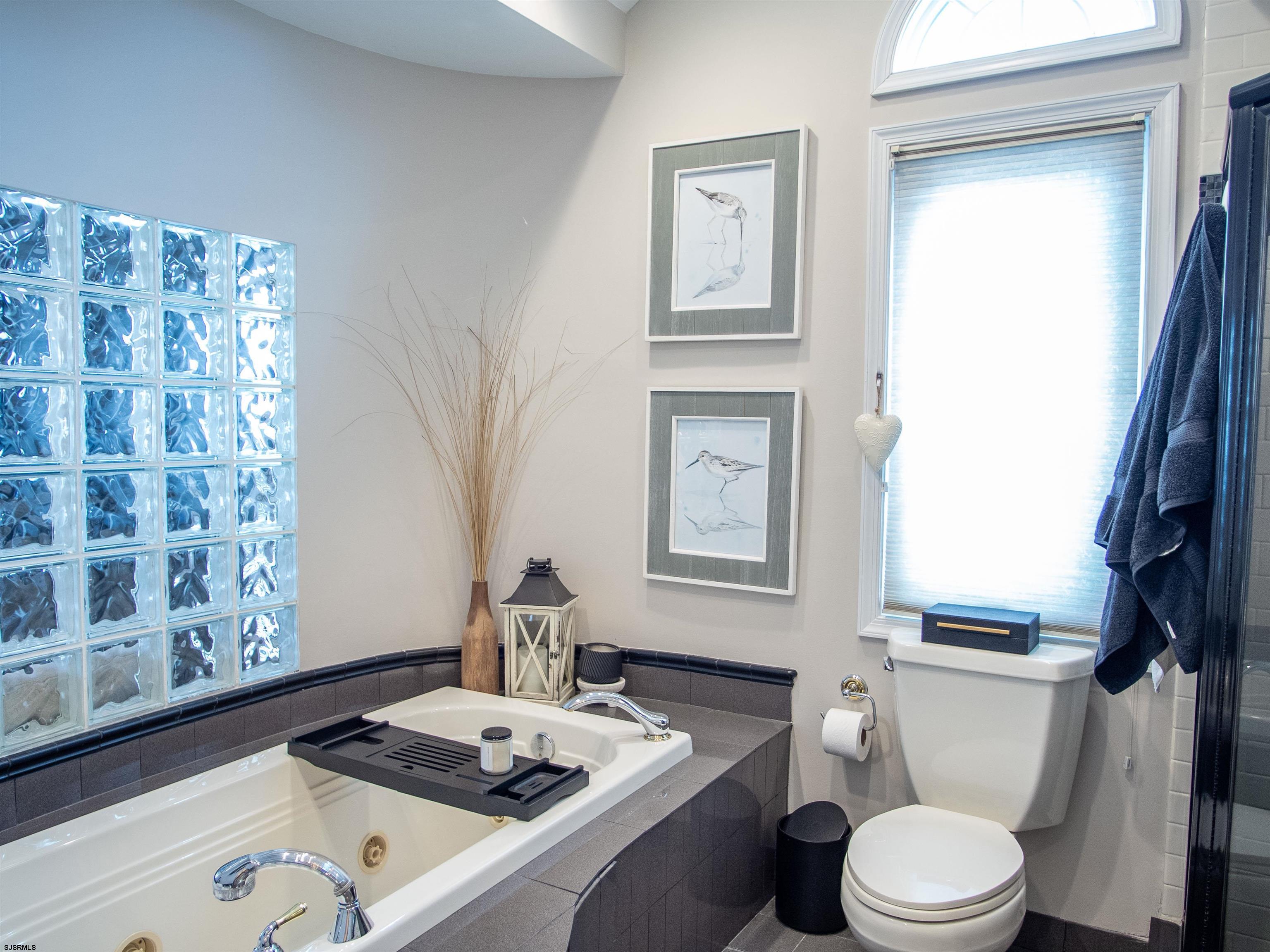Longport, New Jersey, 08403, United States, 3 Bedrooms Bedrooms, ,3 BathroomsBathrooms,Residential,For Sale,1826457