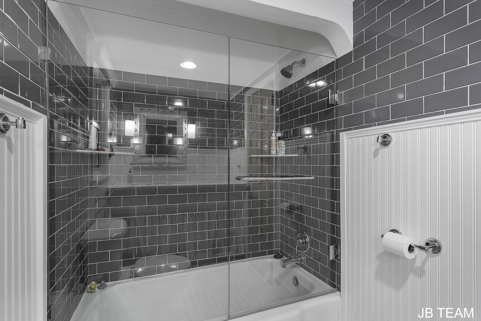 Holland, Michigan, 49423, United States, 3 Bedrooms Bedrooms, ,2 BathroomsBathrooms,Residential,For Sale,1827568