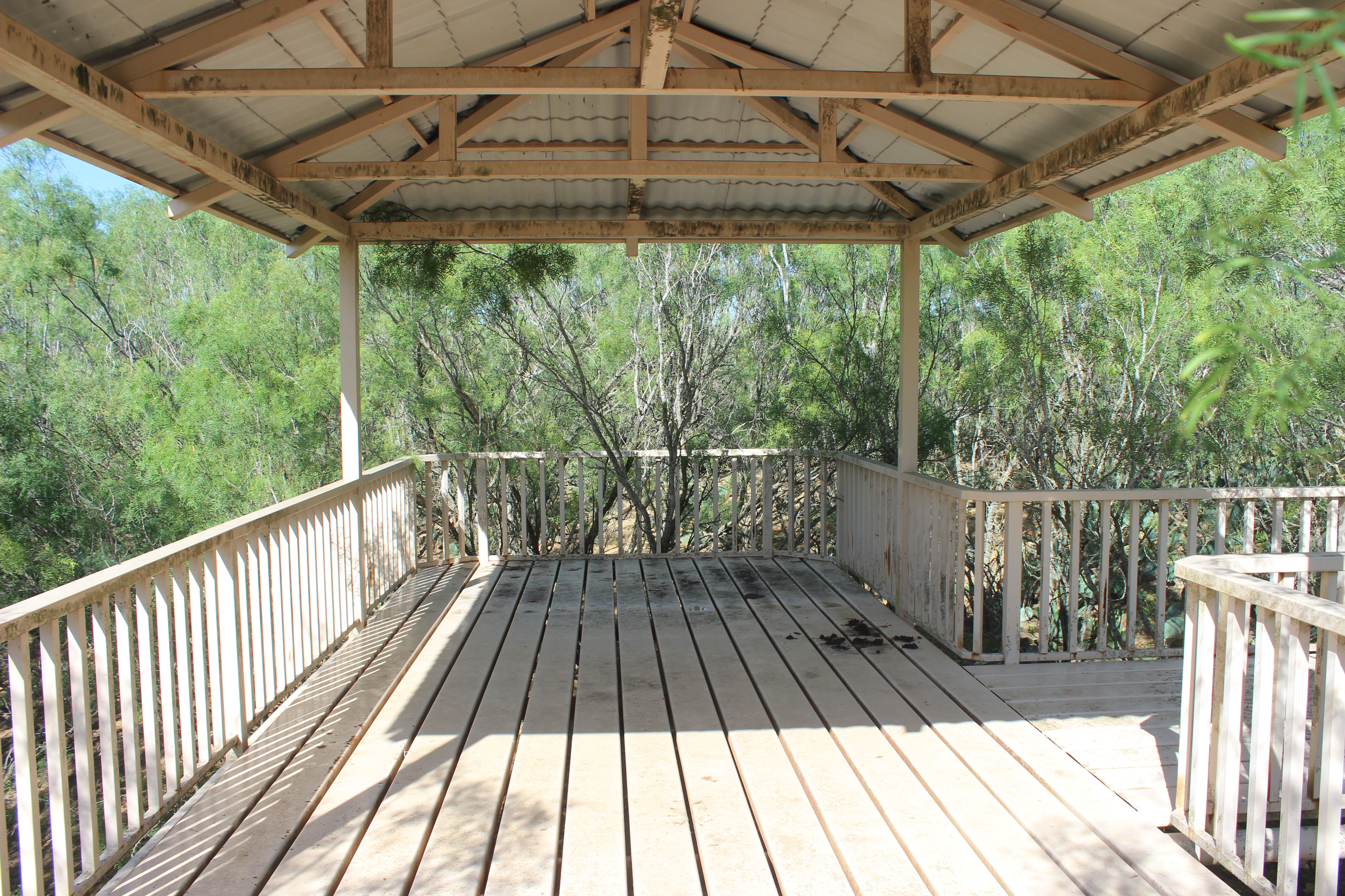 Apache Hill Ranch in Uvalde County - 物件實景
