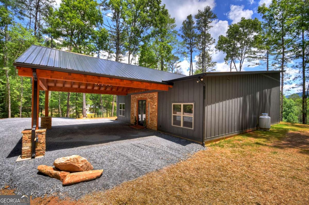 Mineral Bluff, Georgia, 30559, United States, 3 Bedrooms Bedrooms, ,3 BathroomsBathrooms,Residential,For Sale,2008232