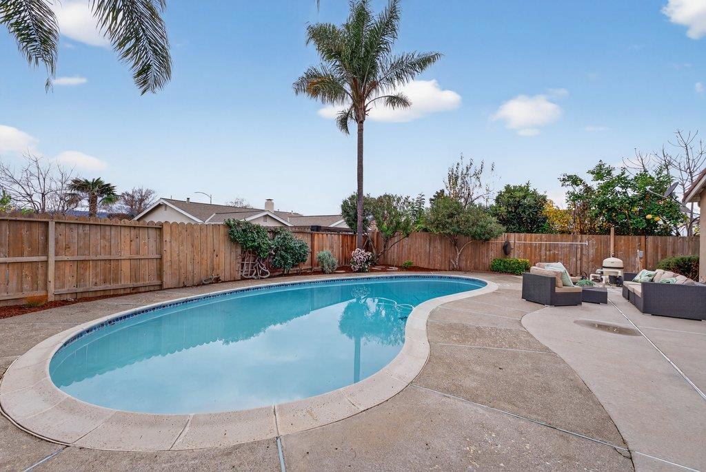 San Jose, California, 95123, United States, 4 Bedrooms Bedrooms, ,2 BathroomsBathrooms,Residential,For Sale,2005959